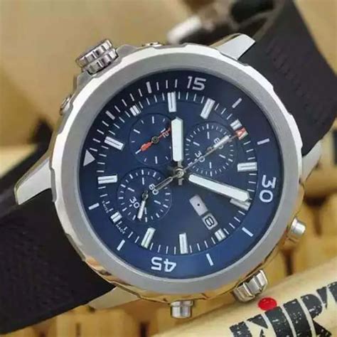 pilot watch with rotating bezel.